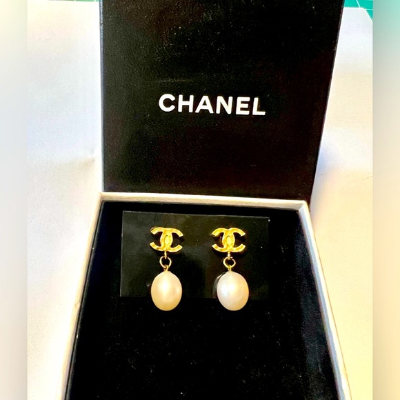 💖 CHANEL CC logo pearl earrings - Picture 10 of 11
